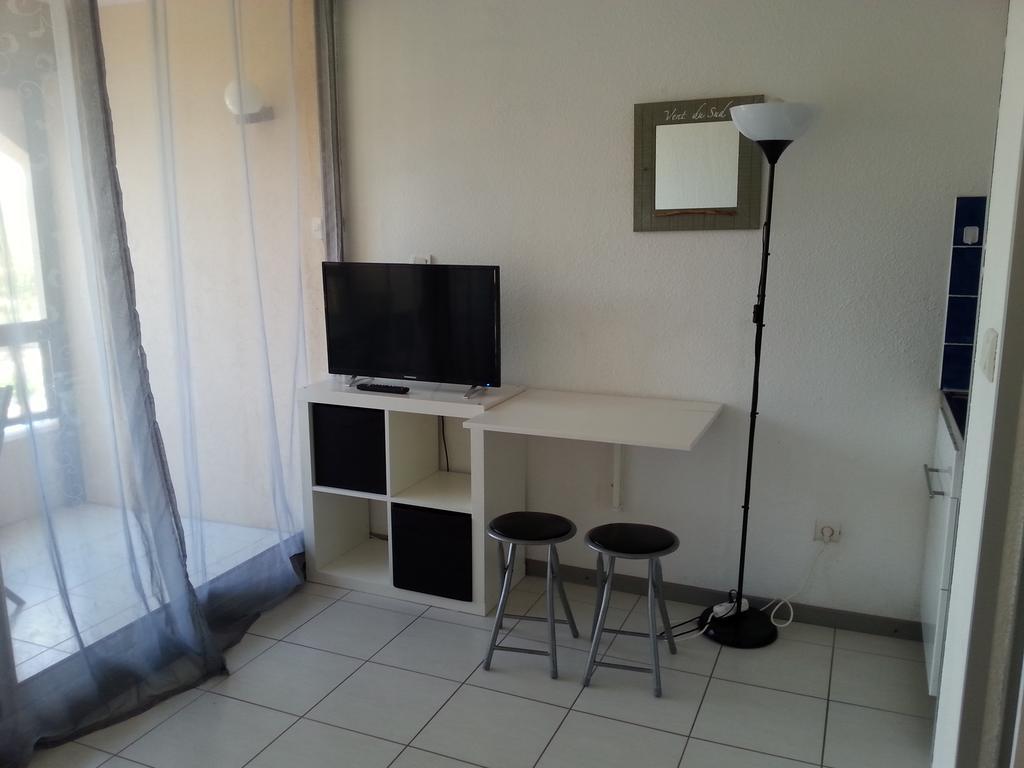 Les Amarines : Numero 109 Apartment Gruissan Bagian luar foto
